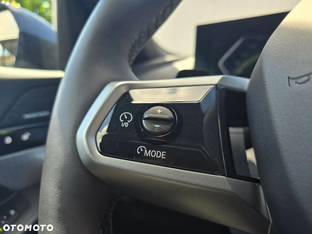 BMW Seria 5 520d xDrive - 23