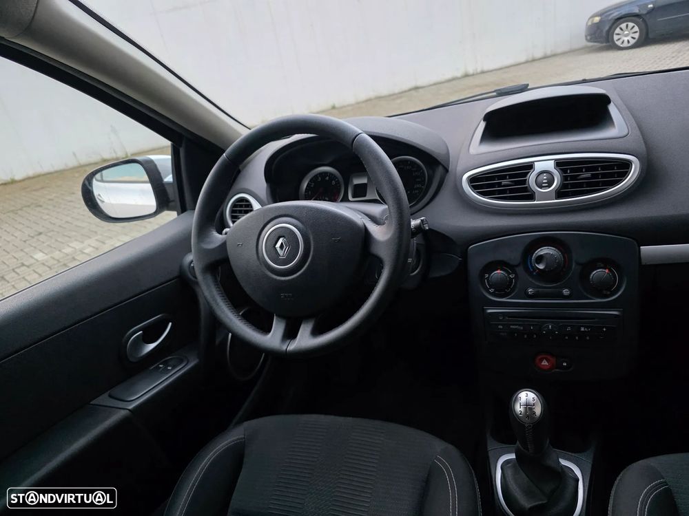 Renault Clio 1.2 16V Dynamique - 37