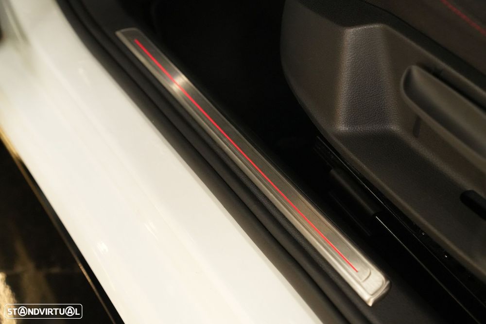 VW Golf 2.0 TSI GTI DSG - 18