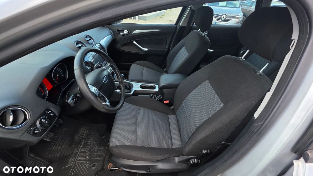 Ford Mondeo - 13