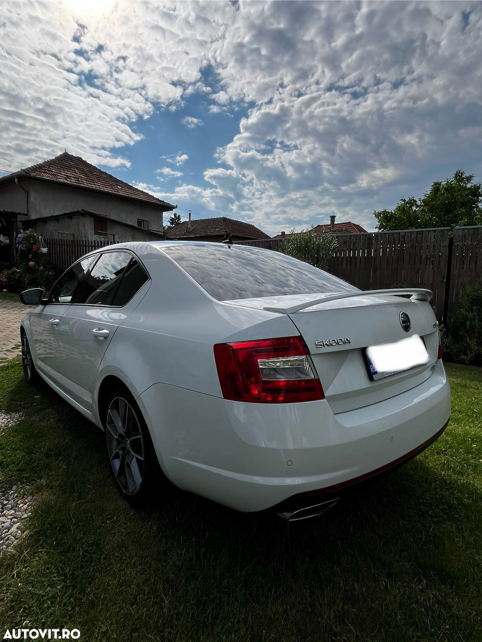 Skoda Octavia 2.0 TDI RS DSG - 5