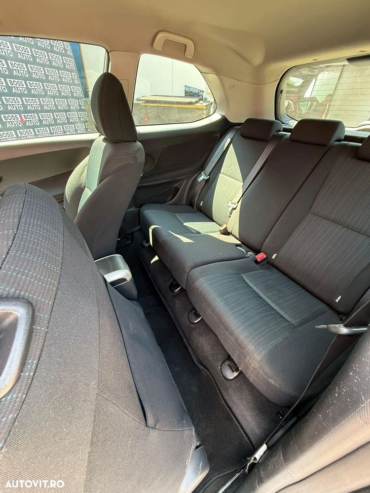 Toyota Auris 2.0 D-4D - 8