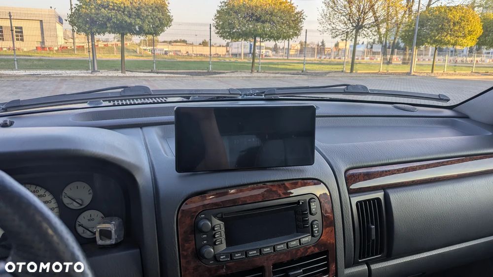 Jeep Grand Cherokee 2.7 CRD Overland - 25