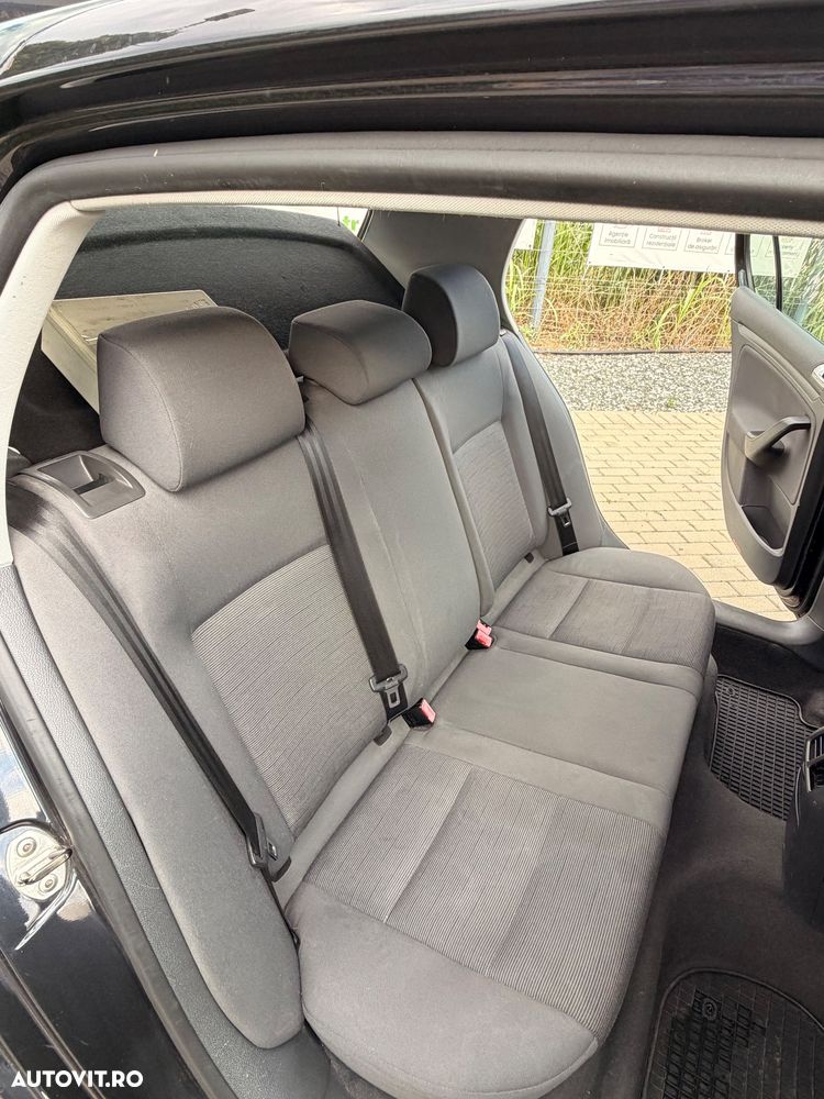 Volkswagen Golf 1.6 - 6