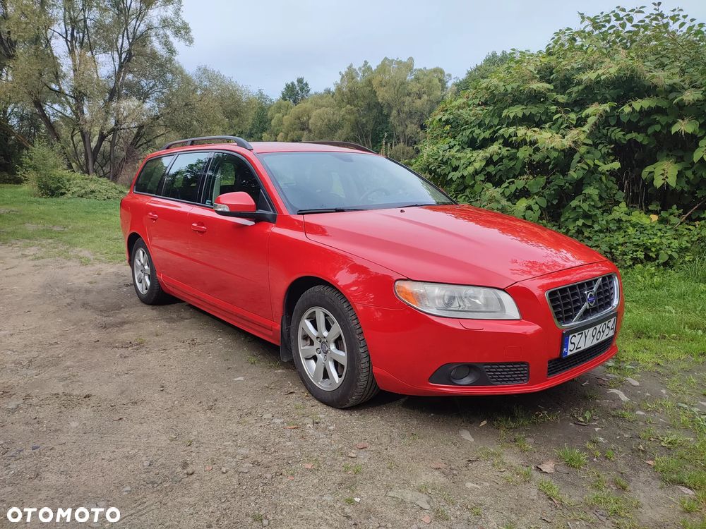 Volvo V70 2.4D Summum - 1