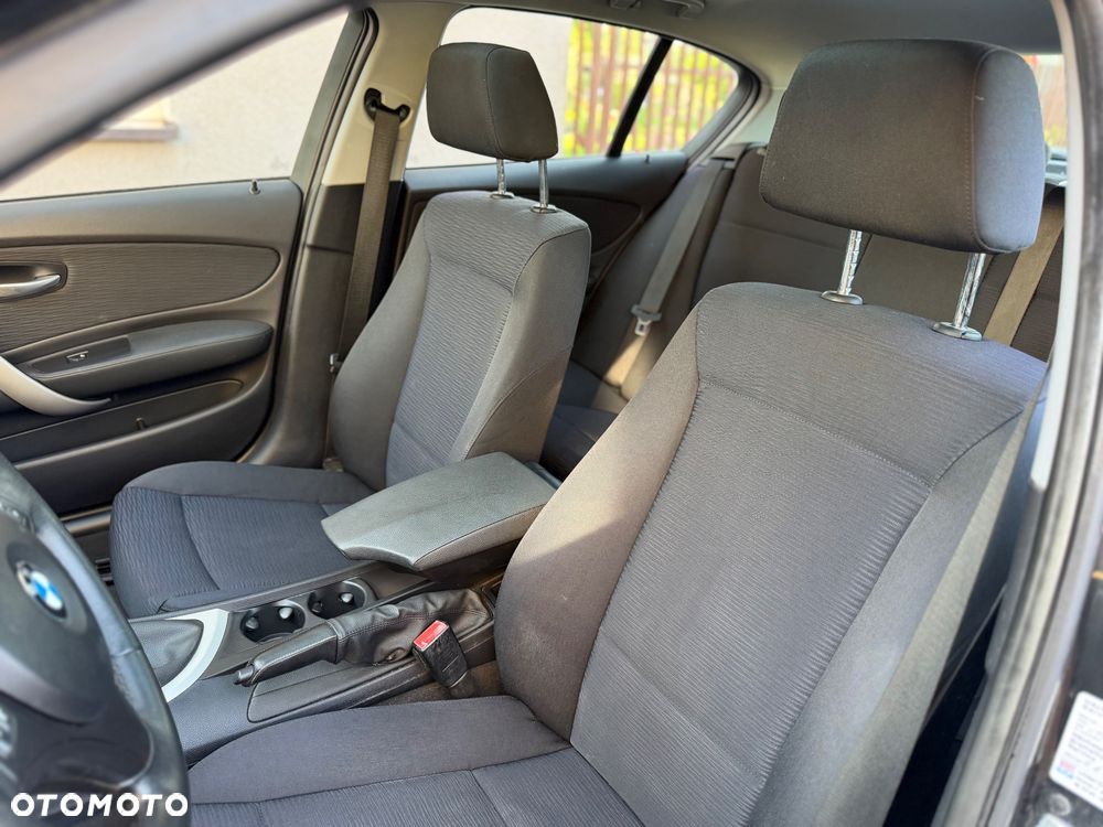 BMW Seria 1 120i - 8