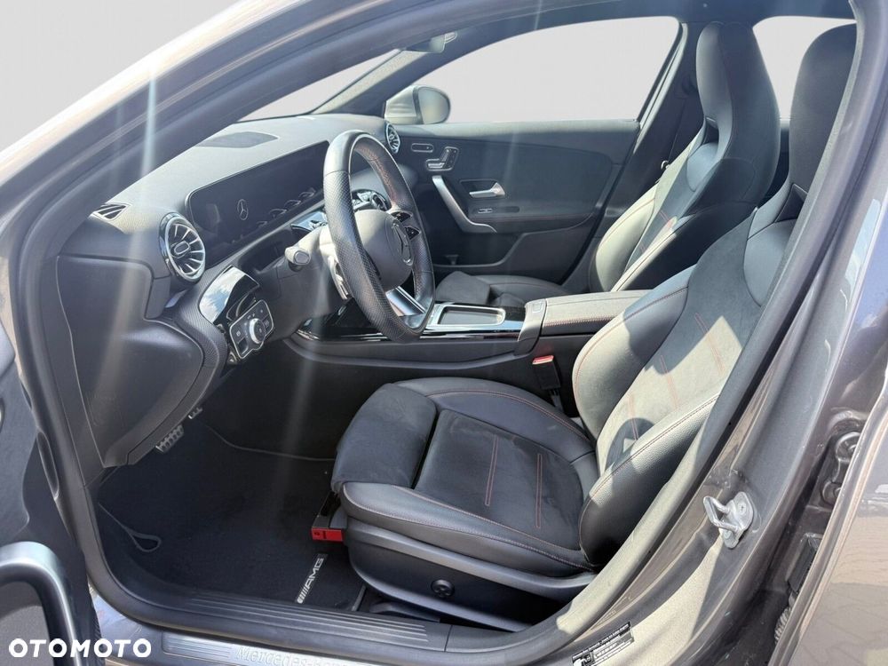 Mercedes-Benz Klasa A 220 4-Matic AMG Line 8G-DCT - 11