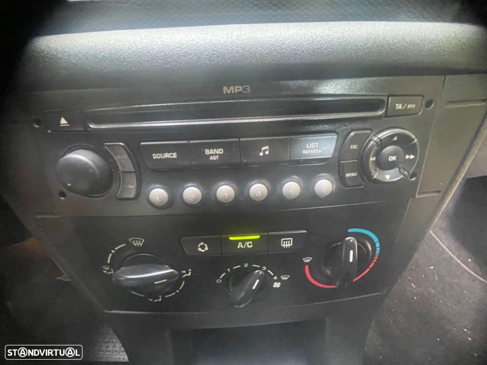 Citroën C4 1.6 HDi 110 VTR Pack - 8