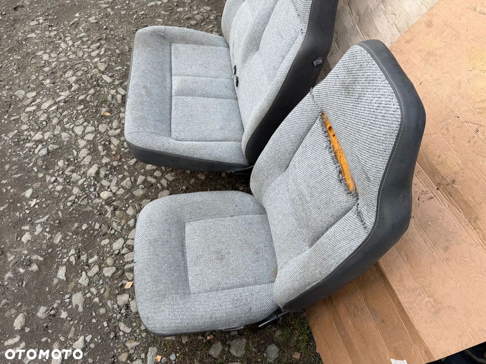 Fotele fotel kanapa Nissan Trade Atleon 1987-2002 komplet - 4