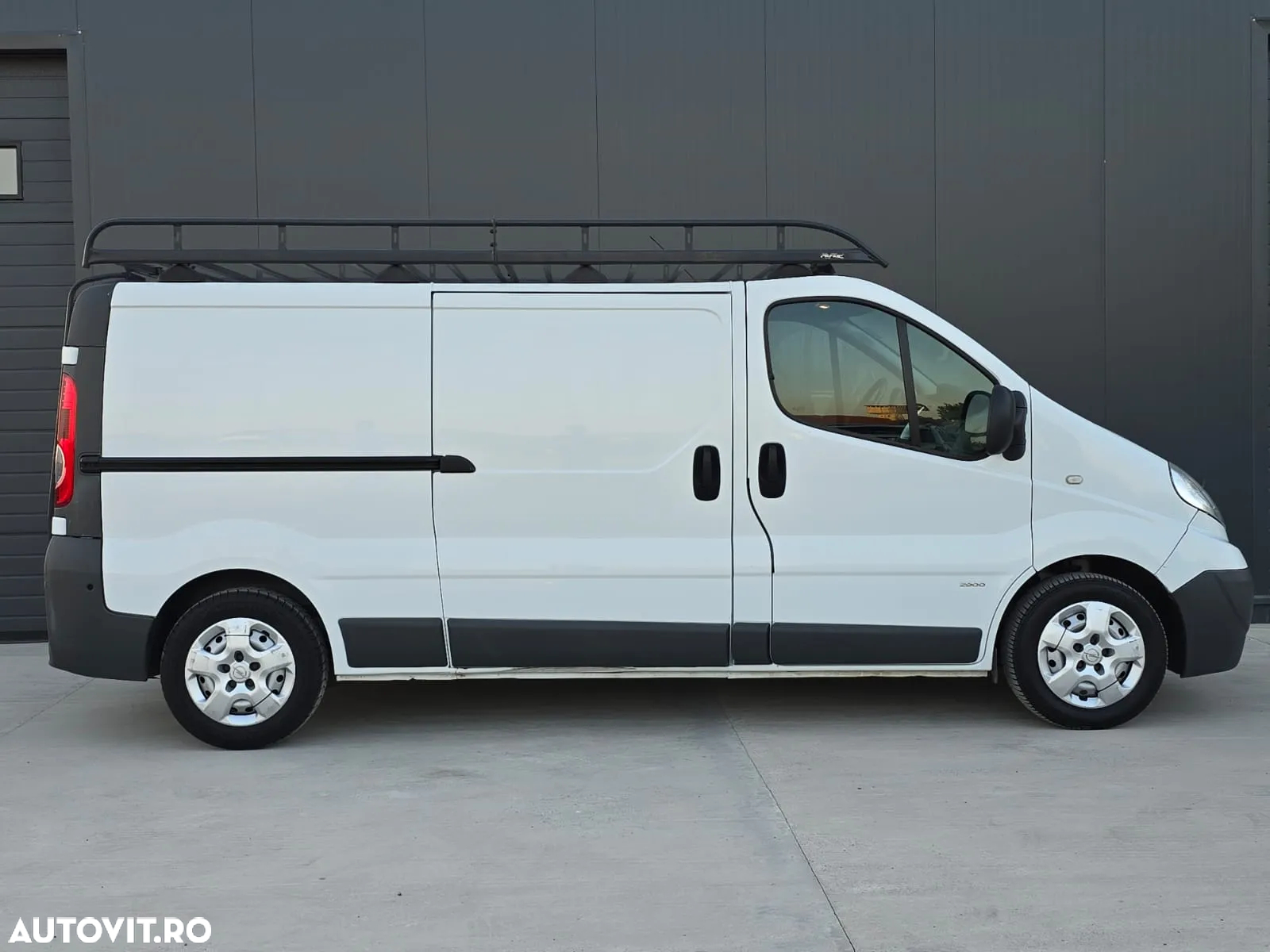 Opel Vivaro - 8