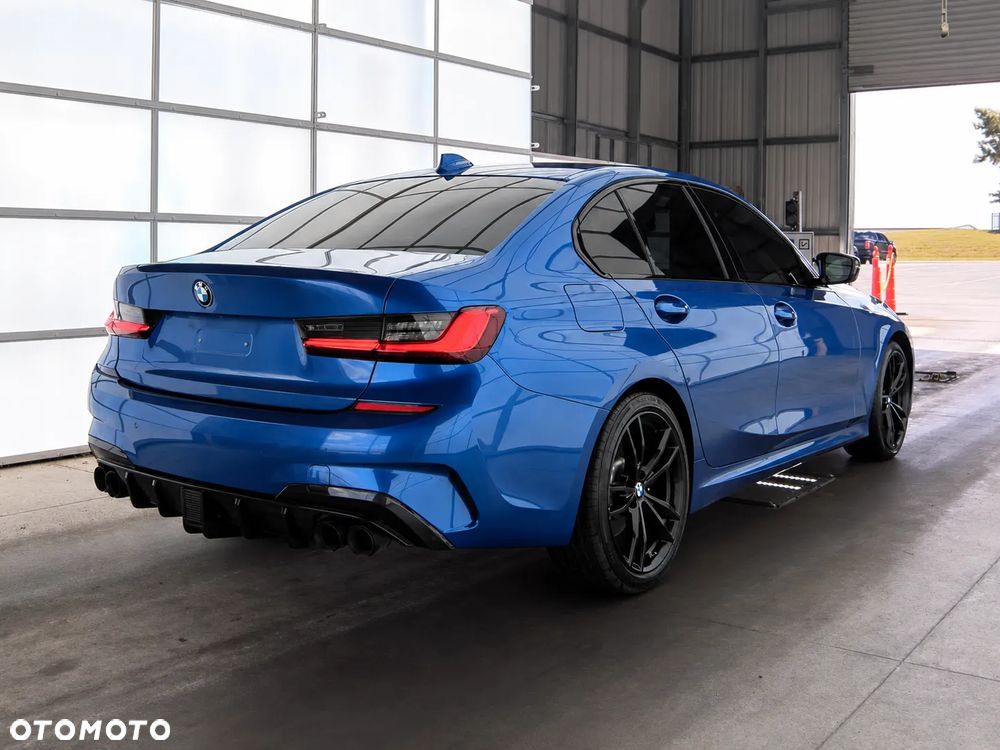 BMW Seria 3 330i xDrive M Sport - 4