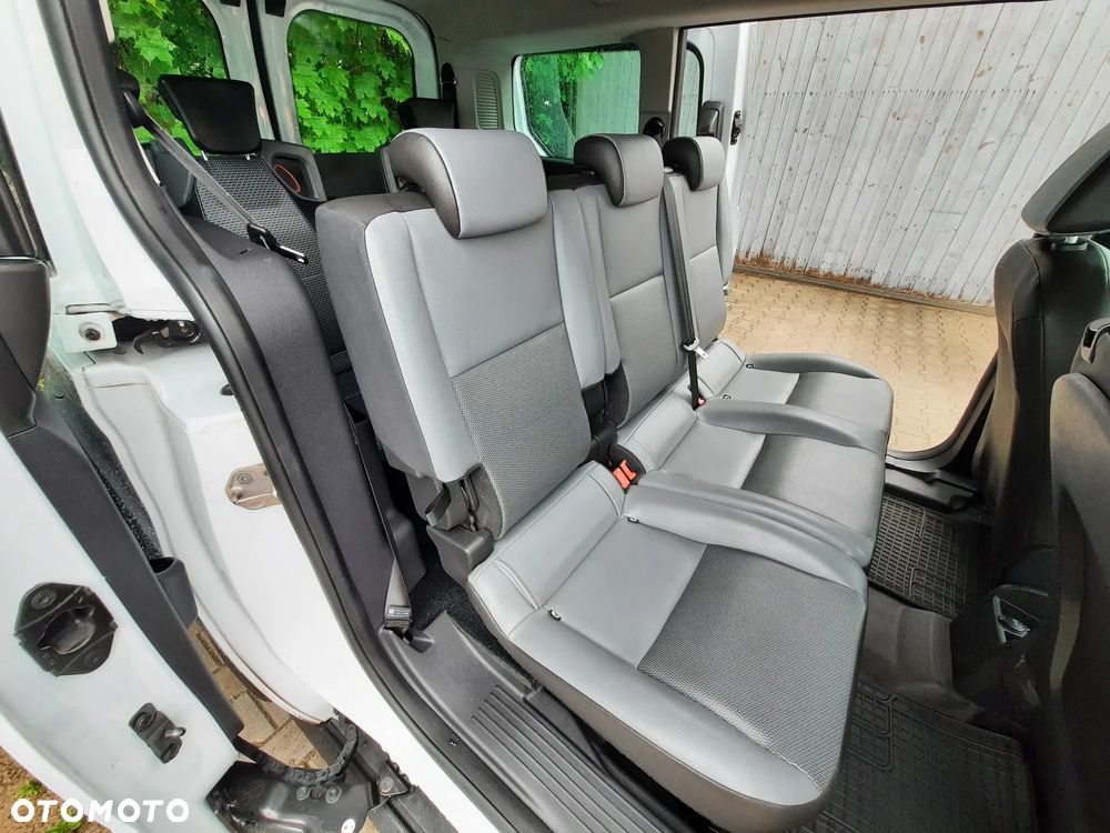 Ford Transit Connect - 20