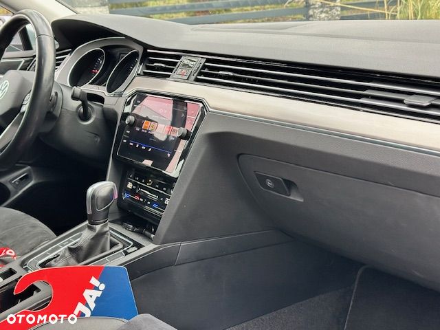 Volkswagen Passat 2.0 TDI SCR DSG Highline - 24