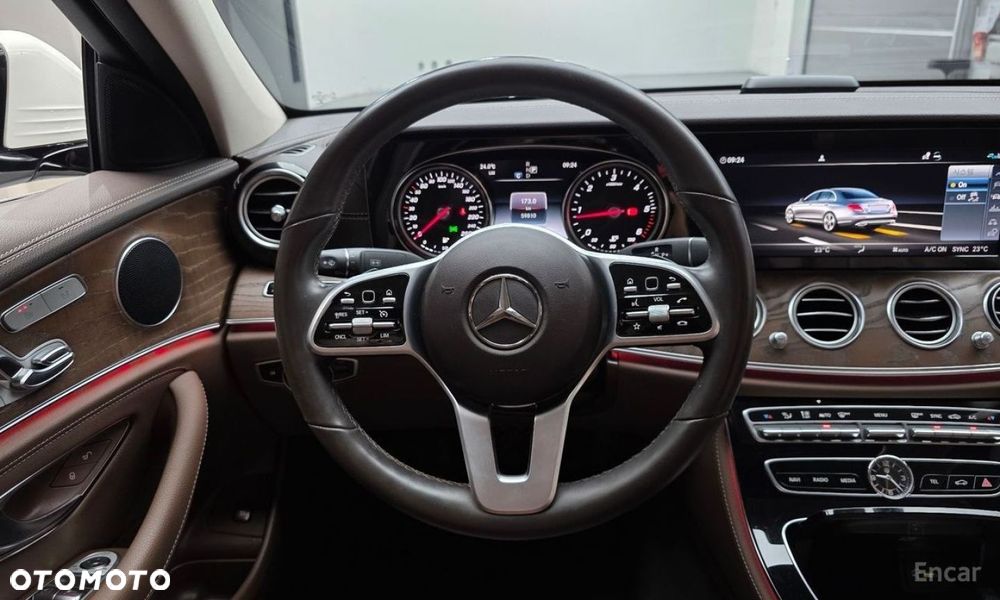 Mercedes-Benz Klasa E - 17