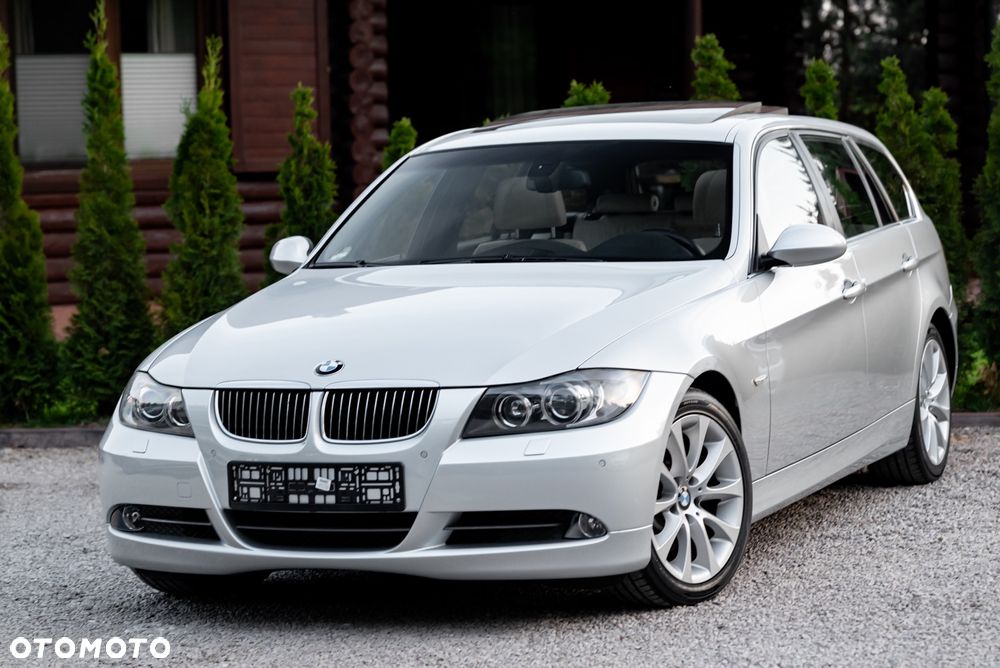 BMW Seria 3 330xi - 1