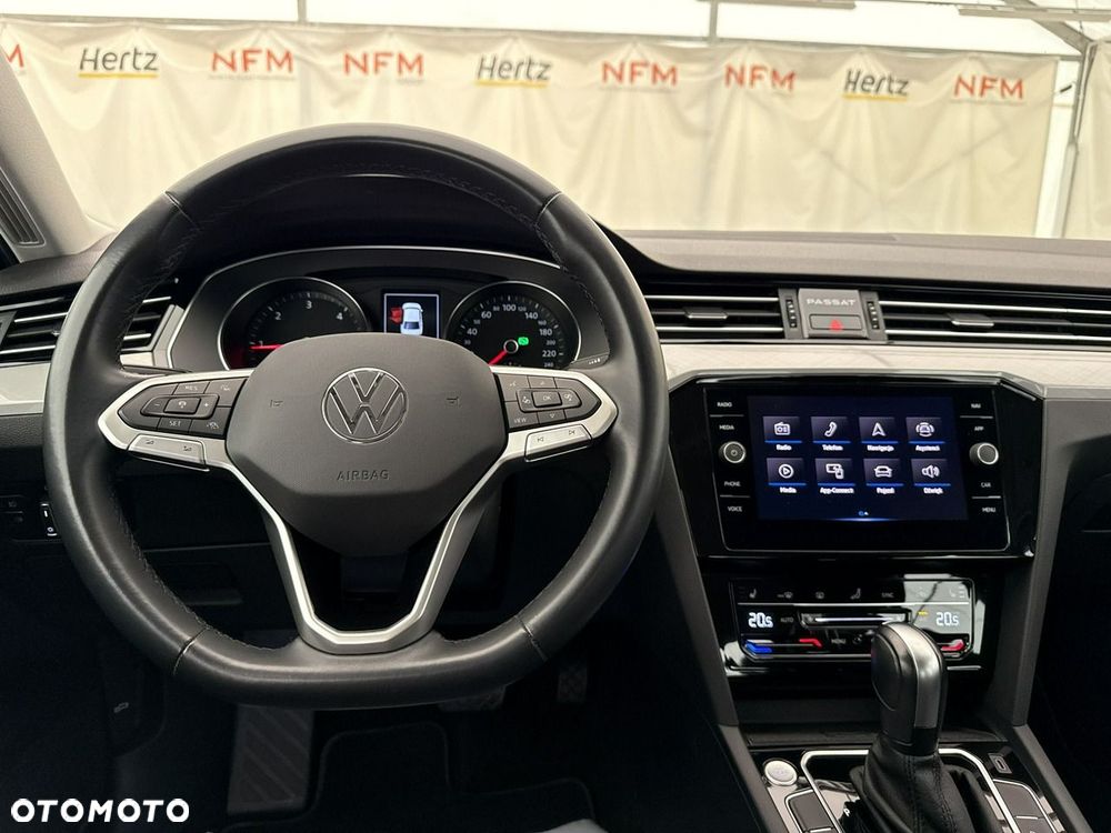 Volkswagen Passat - 15