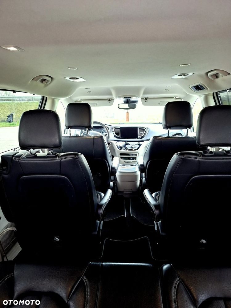 Chrysler Pacifica - 25