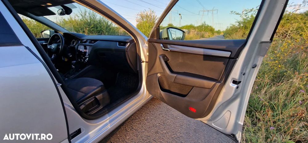 Skoda Octavia 2.0 TDI DSG 4X4 Style - 26