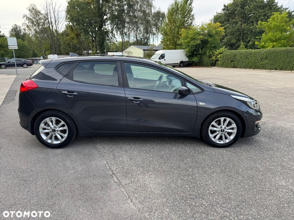 Kia Ceed 1.6 GDI ISG Platinum Edition - 11