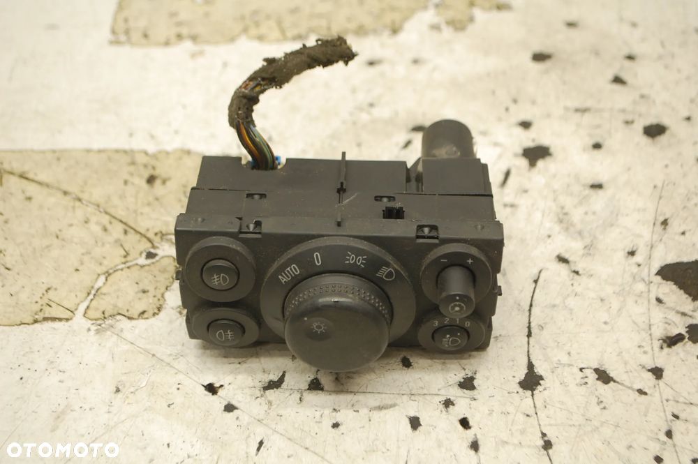 PRZEŁĄCZNIK ŚWIATEŁ 13100124 OPEL ASTRA III H ZAFIRA B - 3