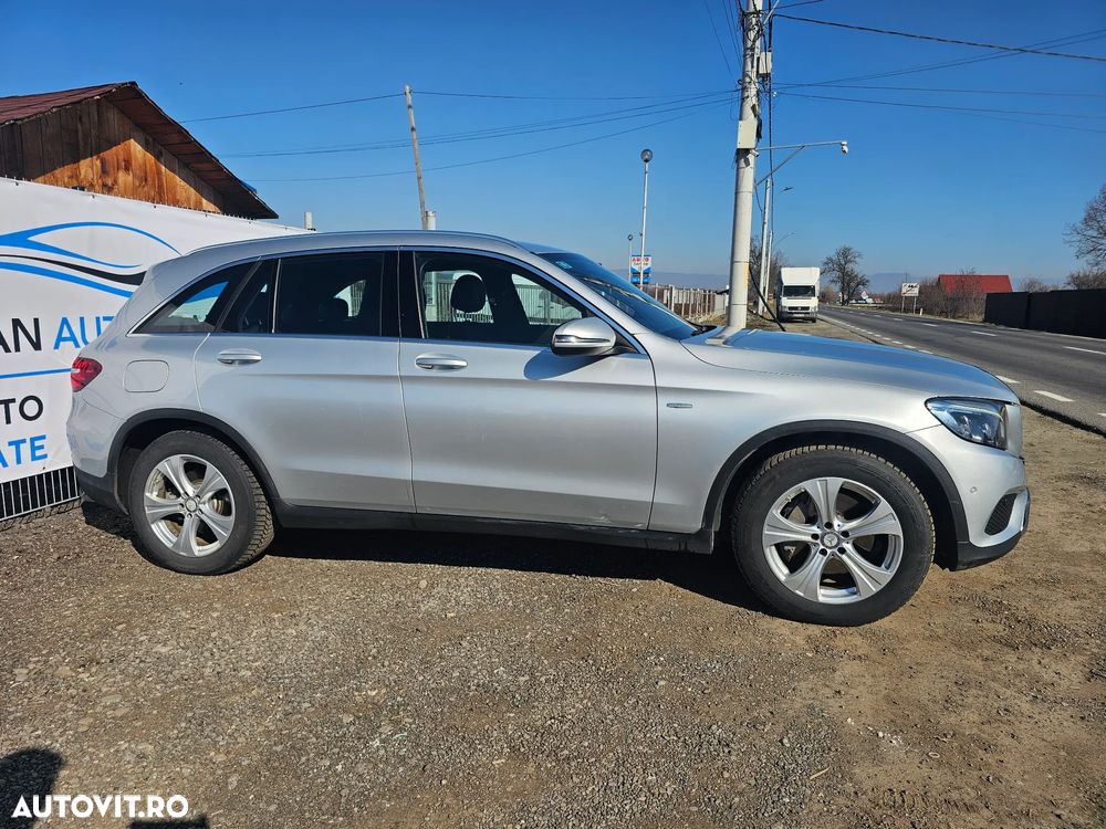 Mercedes-Benz GLC 250 d 4MATIC 9G-TRONIC AMG Line - 3