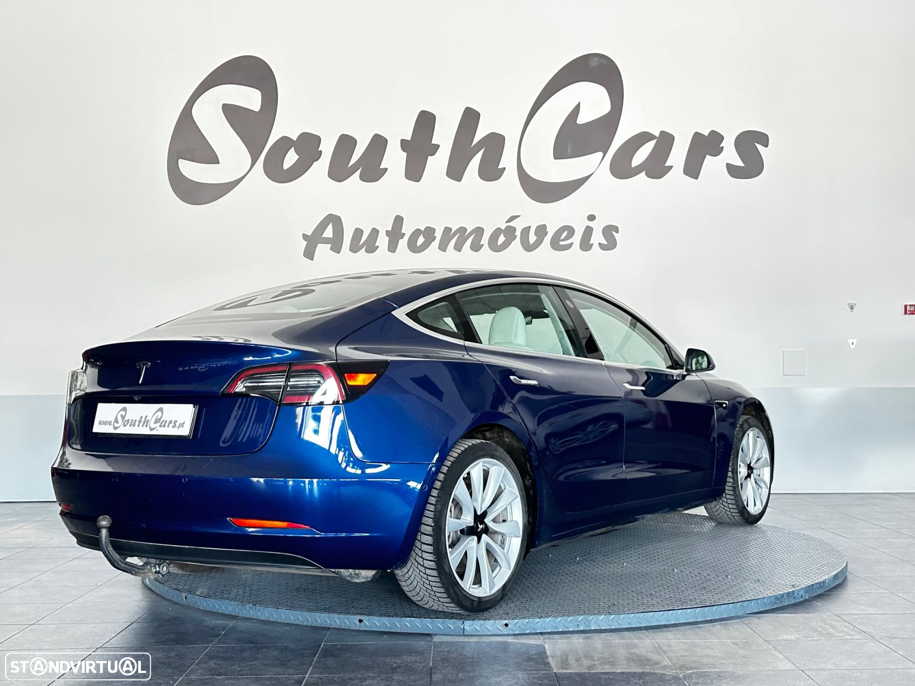 Tesla Model 3 - 4