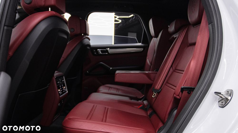 Porsche Cayenne Platinum Edition - 19