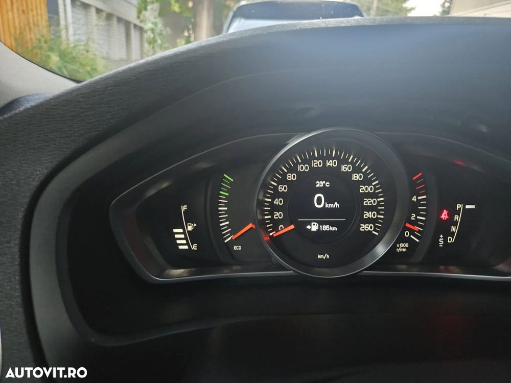 Volvo V40 D2 Aut. Momentum - 13
