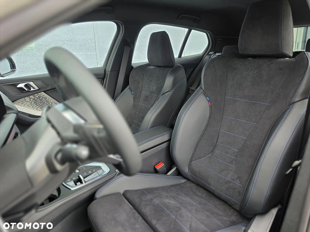 BMW Seria 1 120 mHEV - 18