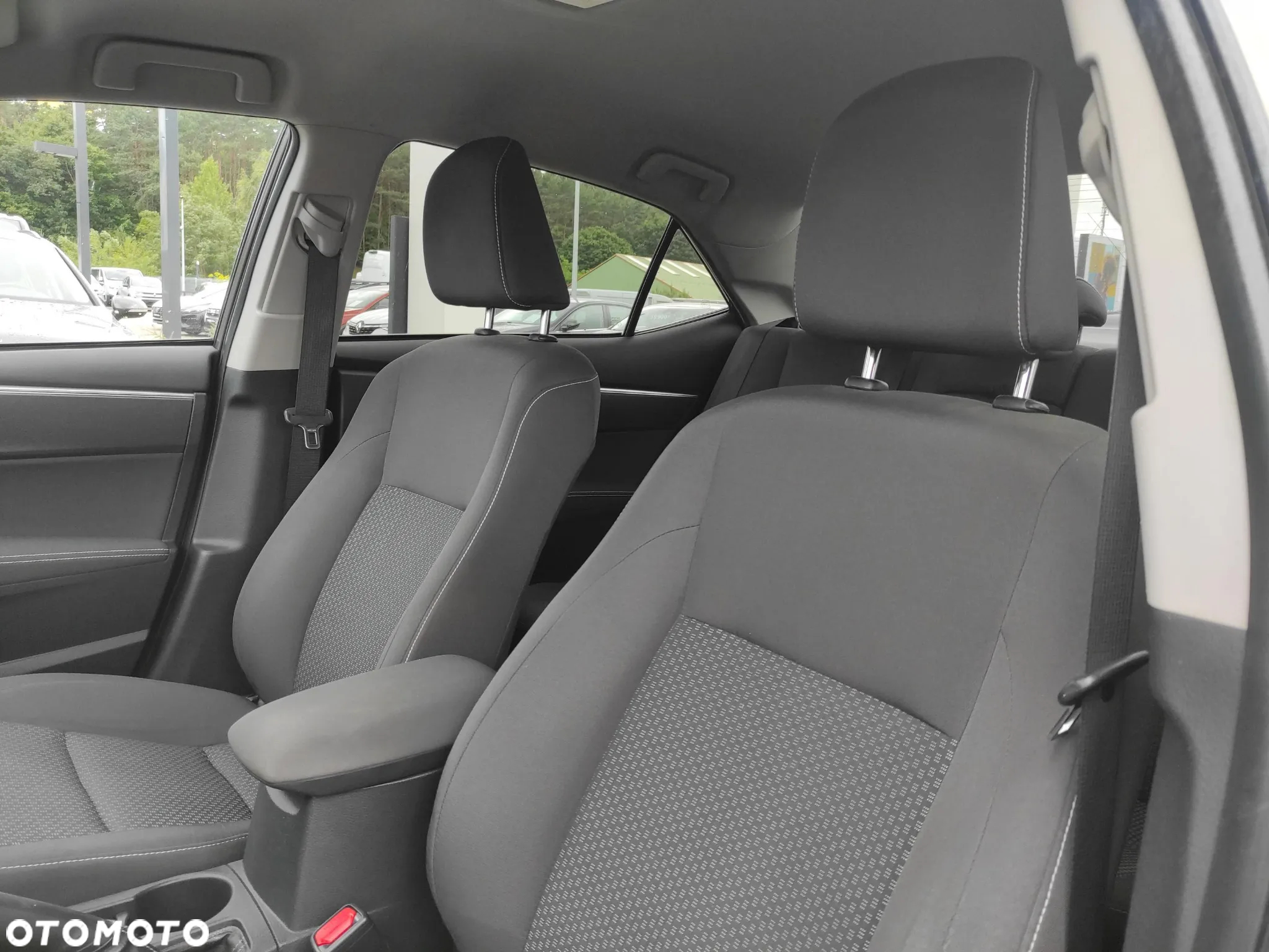 Toyota Corolla 1.6 Comfort - 11