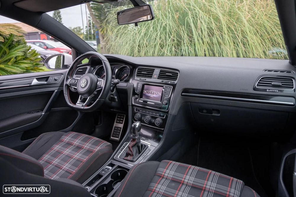VW Golf GTI TCR 2.0 TSI OPF DSG - 18