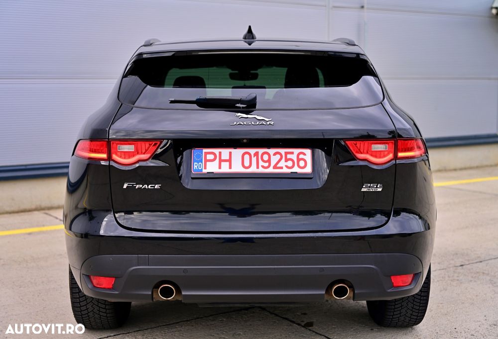 Jaguar F-Pace P250 AWD R-Dynamic Black - 5