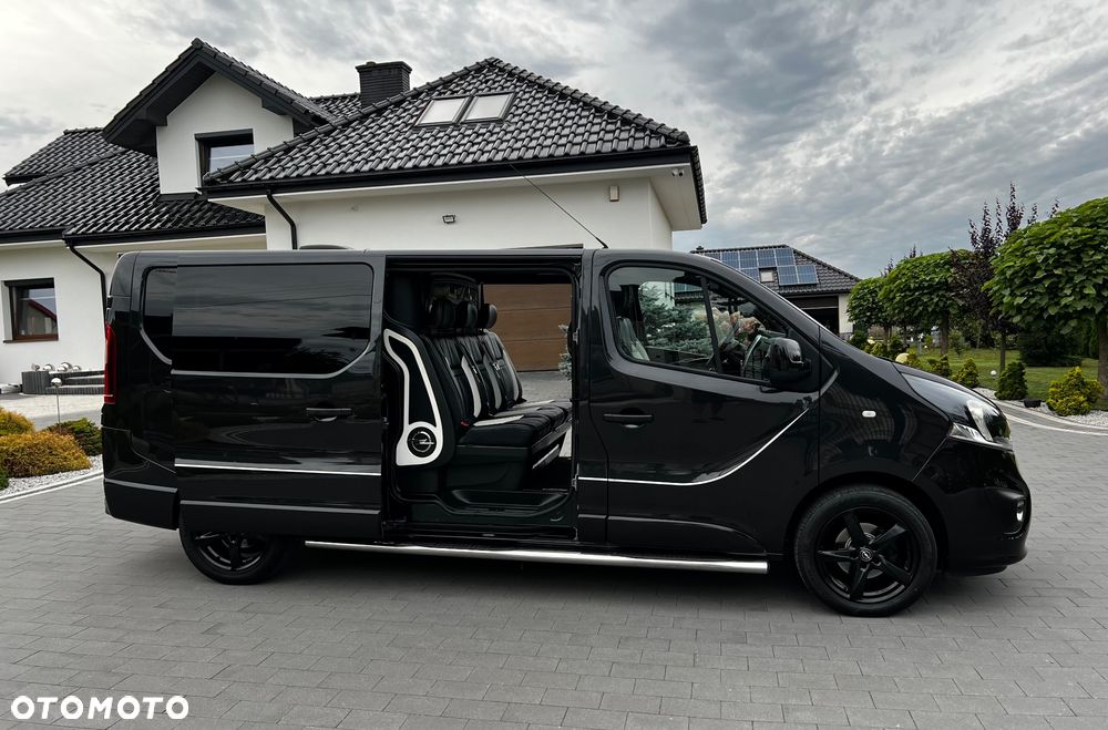 Opel VIVARO BLACK & WHITE 5 osób - 3