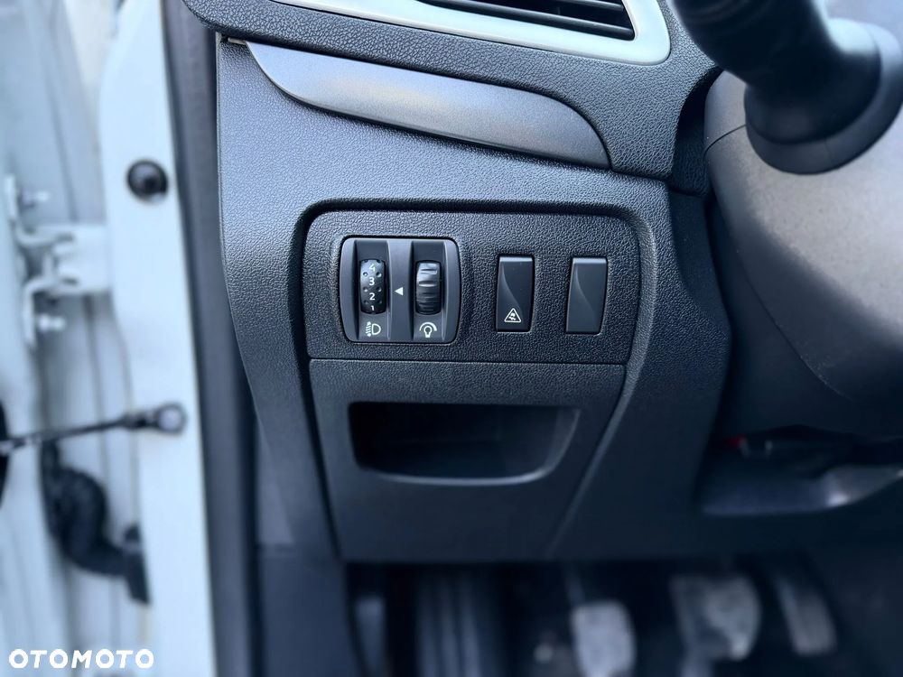 Renault Scenic 1.6 16V Expression - 30