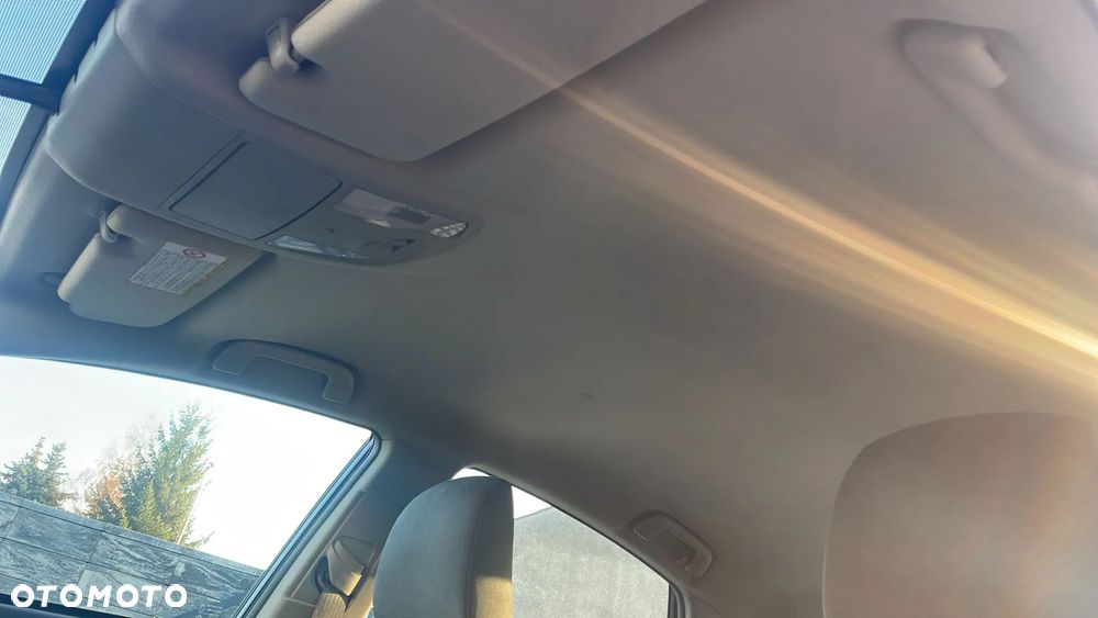 Toyota Prius 1.8 HSD Premium - 18