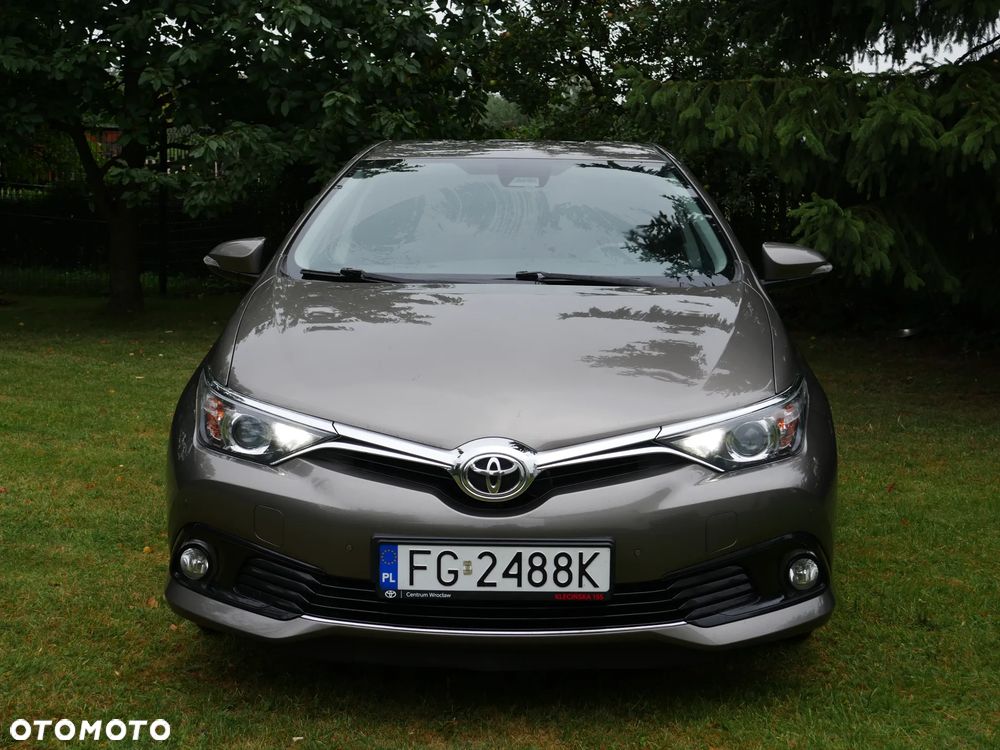 Toyota Auris 1.6 Premium - 2