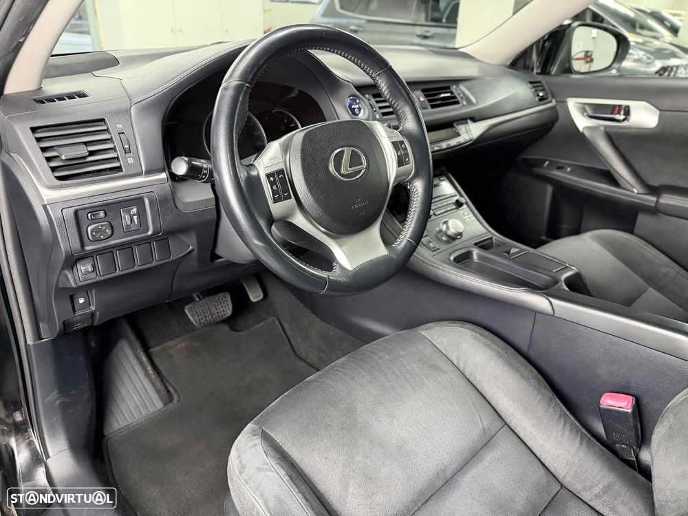 Lexus CT 200h 09 P.Dynamic - 16
