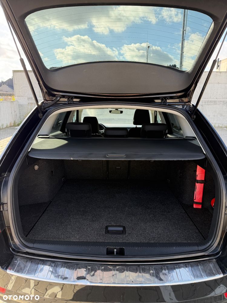 Skoda Octavia 1.6 TDI Ambition DSG - 8