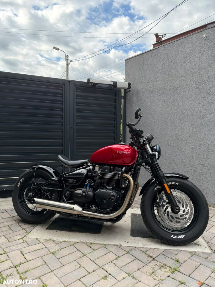 Triumph Bonneville Bobber - 18