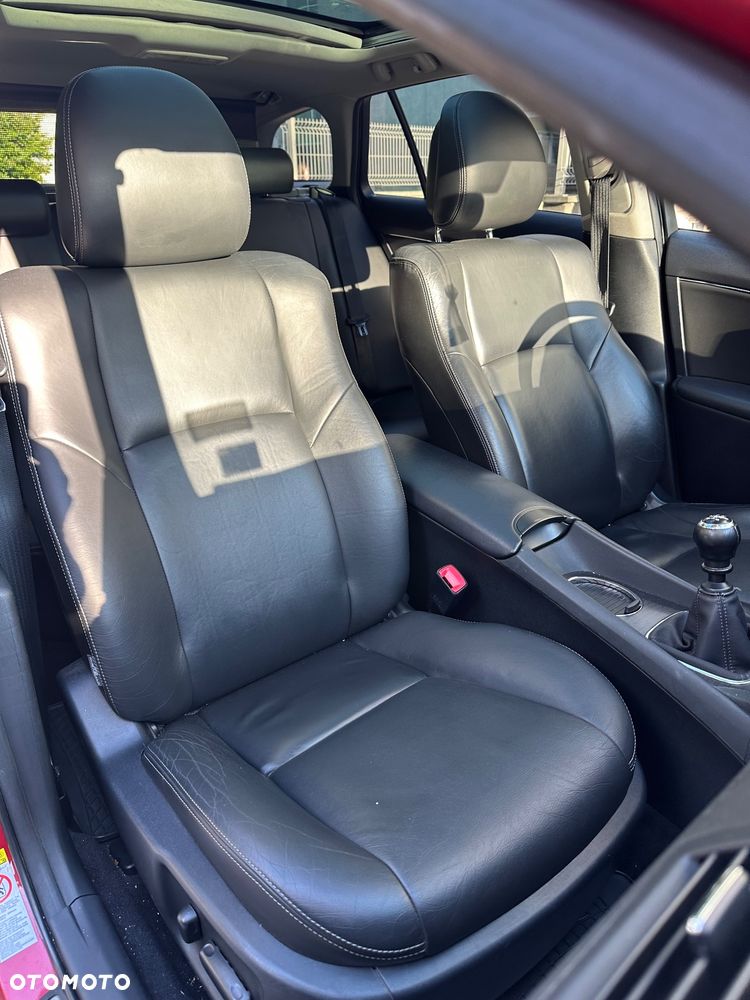 Toyota Avensis 2.0 Premium - 25