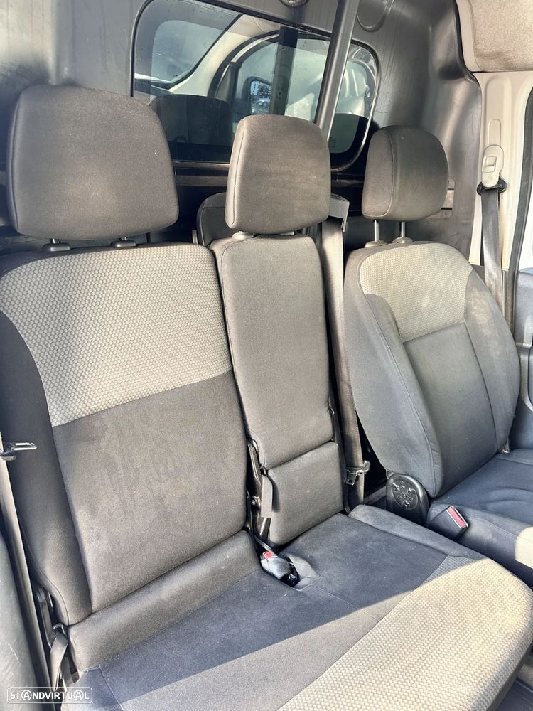 Renault KANGOO 1.5 DCI 3 LUGARES C/ AC - 10