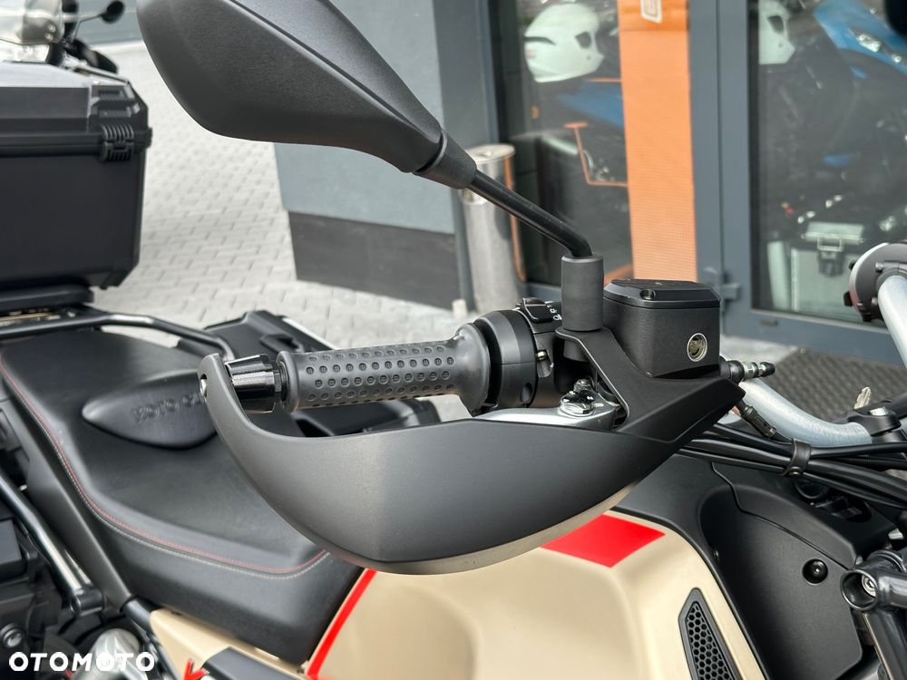 Moto Guzzi V85 - 18