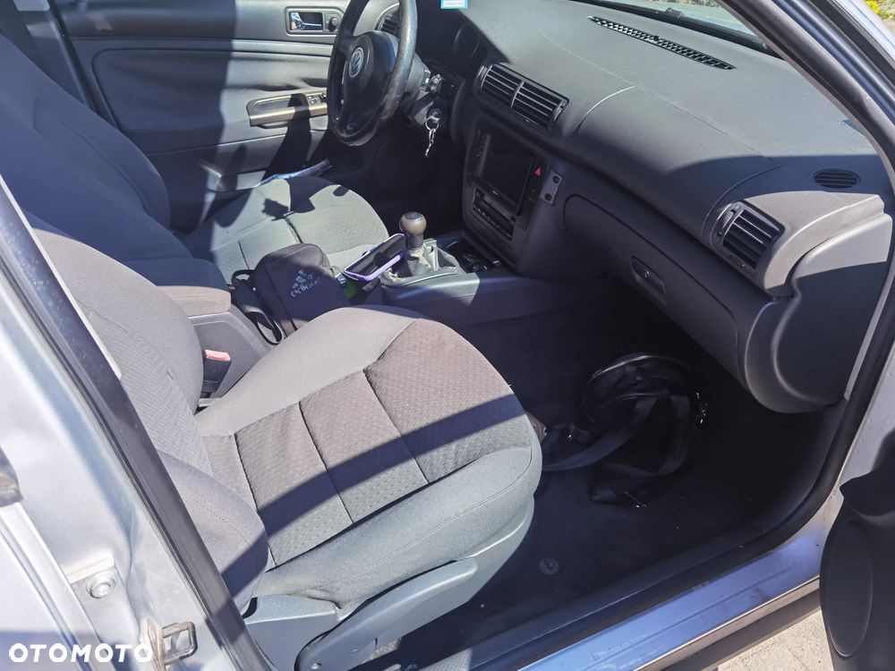 Volkswagen Passat 2.0 TDI DPF Highline - 5