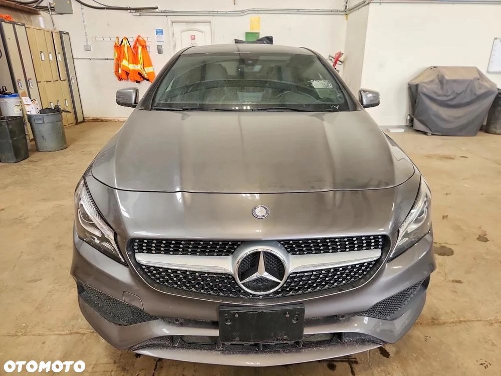 Mercedes-Benz CLA 250 4Matic 7G-DCT AMG Line - 2