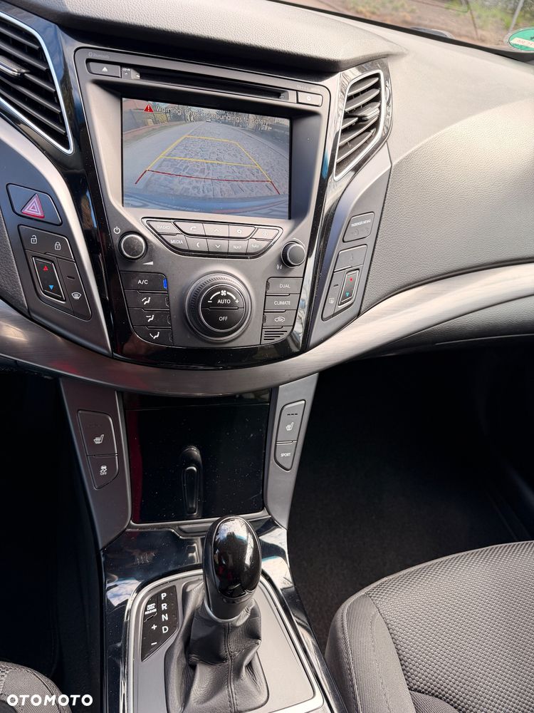 Hyundai i40 i40cw 1.7 CRDi Automatik Fifa World Cup Edition - 27