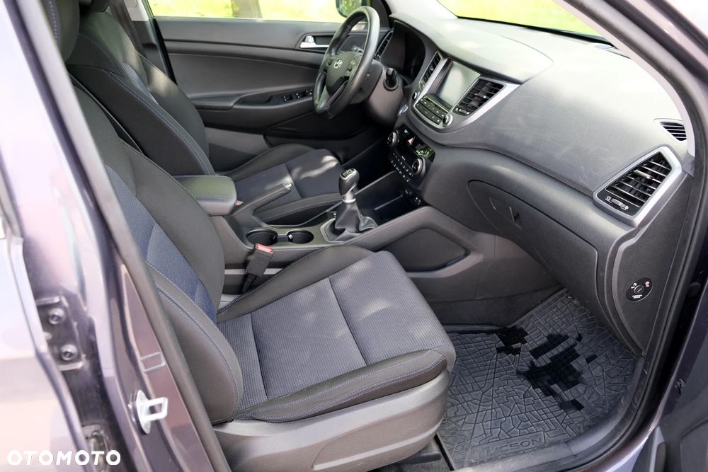 Hyundai Tucson 1.7 CRDI BlueDrive Style 2WD - 12