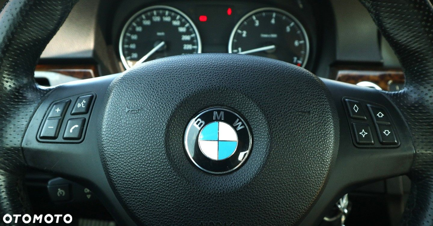 BMW Seria 3 320i Cabrio - 25