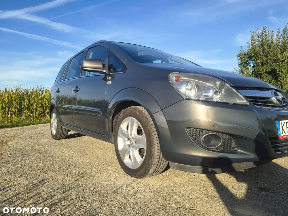 Opel Zafira 1.6 Cosmo EU5 - 4