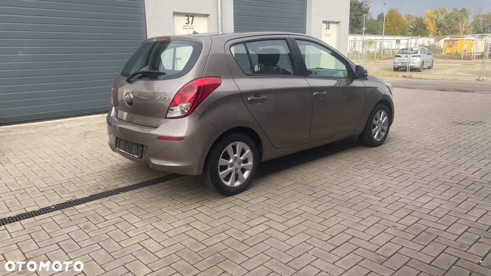 Hyundai i20 - 17