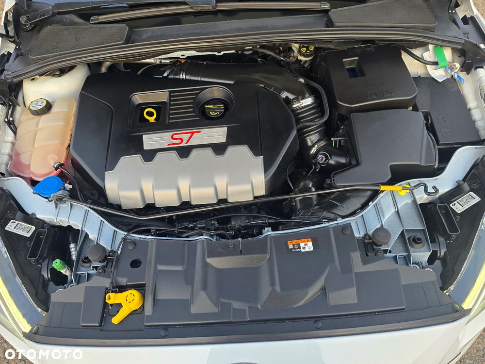 Ford Focus - 33